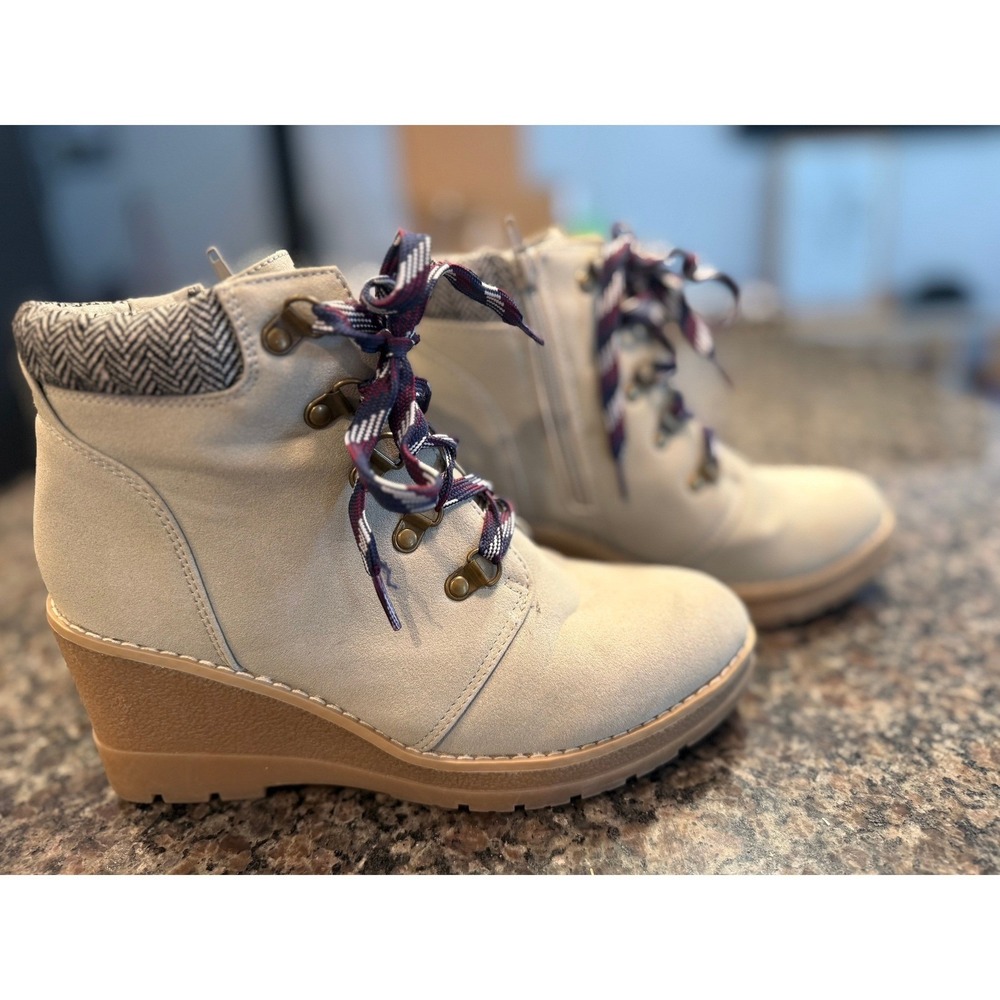Maurices Claire Tan Faux Suede Wedge Booties Herringbone Trim Womens 9.5 M NEW